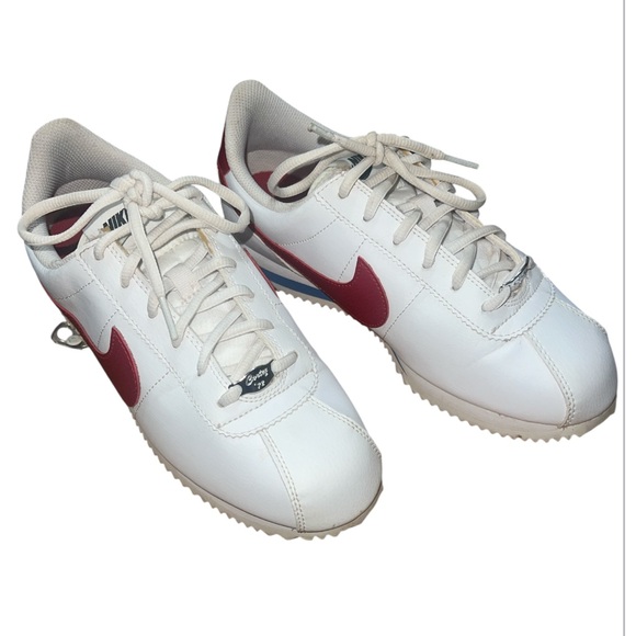 Nike Women's White and Red Sneakers with Blue Accents - Picture 4 of 5